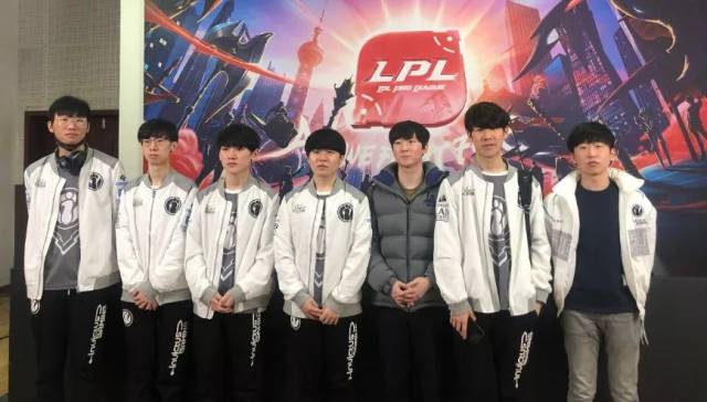 中的普遍趋 中的普遍趋