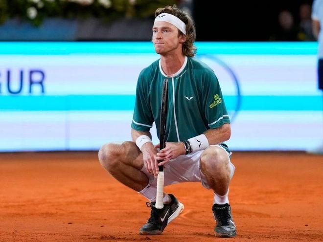 活三即构成 活三即构成