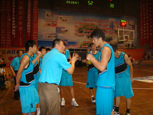 更是
